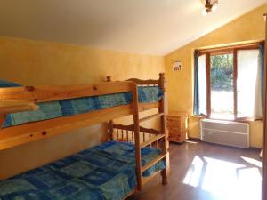 Gîte familial à Saint-Haon-le-Châtel avec piscine et animaux admis - FR-1-496-21