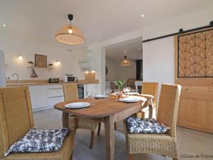 Maison lumineuse au cœur du Sap, jardin et jeux pour enfants - FR-1-497-146