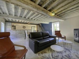 Charmante maison ancienne au cœur du village avec jardin et terrasse - FR-1-497-219