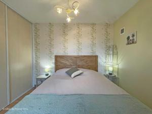 Maison de charme en granit avec jardin clos, tout inclus, près de Domfront - FR-1-497-190