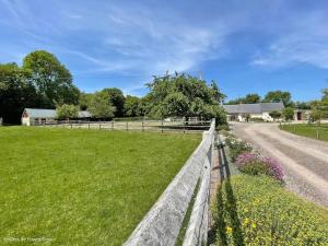 Grande maison familiale en campagne avec Wifi et animaux acceptés - FR-1-497-182