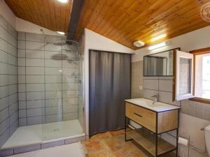 Gîte spacieux au cœur du village avec spa et activités familiales - FR-1-496-289