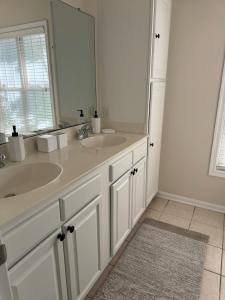 Spacious Private 2BR-2BA I Pool I Garage I Central