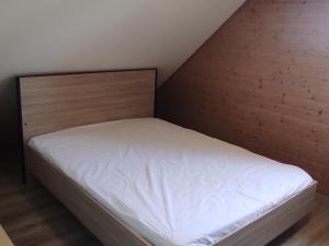 Chalets Chalet montagnard confortable a Super Besse avec grand terrain et parking prive - FR-1-814-139 : photos des chambres