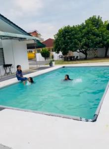 HOMESTAY ALORSETAR TOWNCENTRE by ASTARILA GUESTHOUSE-StadiumDarulaman - iSLAM SAHAJA - Private Pool, BBQ Zone & Kolam Pancing Puyu - 8-13pax