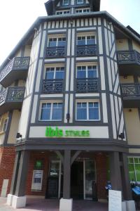 Hotels ibis Styles Deauville Centre : Chambre Double avec Balcon