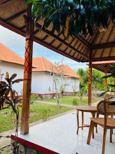 Ceningan Cliff Cottages