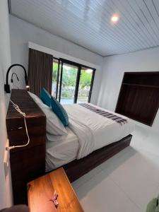 Ceningan Cliff Cottages