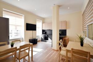 5 bedroom Central Apartment