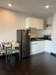 Modern 1-Bedroom Apt Just Steps from Nimman #A403