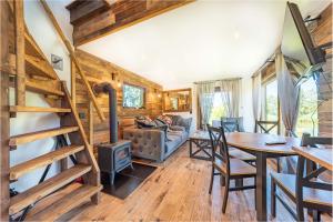 Domek w drzewach Ostoja