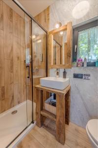 Domek w drzewach Ostoja