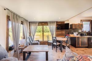 Domek w drzewach Ostoja