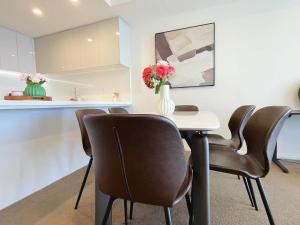 Sea & City View 2BR AT Hurstville