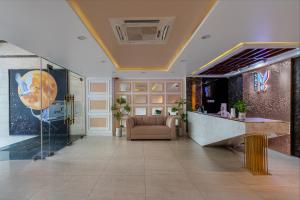 SAZI RESIN HOTEL - Free Nails HairWash