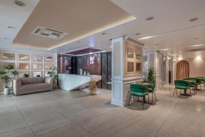 SAZI RESIN HOTEL - Free Nails HairWash