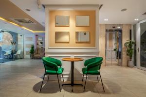 SAZI RESIN HOTEL - Free Nails HairWash