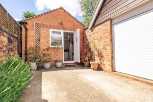 Cosy Studio Annexe in the Centre of Cheltenham