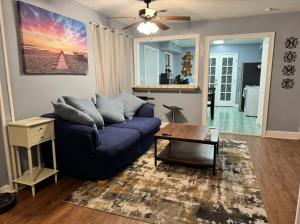 2 CoZY HOME WITH HUGE PATIO