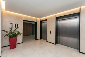 Petrovdom Apartments 20-213 in RC New York Concept House, Antonovycha 74