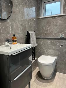 Stunning 1 Bedroom Apartment in Central Cheltenham