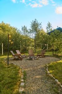 Dobrede - будиночки під лісом