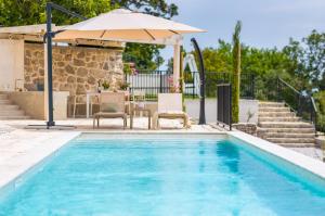 Villa Castello di Papa by Villsy - with sea view, private pool, sauna and jacuzzi