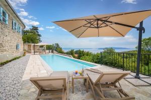Villa Castello di Papa by Villsy - with sea view, private pool, sauna and jacuzzi