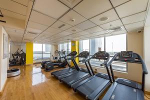 Short Walk to Marina Mall, Marina Walk and JBR Beach, Stunning Marina Views - Bay Central 2, Dubai Marina by Deluxe Holiday Homes