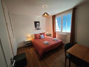 Maisons de vacances Maison Familiale Deco Vintage Jardin Parking Puy duFou : photos des chambres
