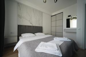 Stylish Apartment with Panoramic City View