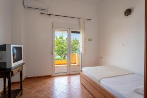 Blue Pearl-Beachfront Maisonette