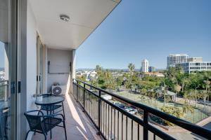 Limited Time Rate! One Bedroom, Heart of Gold Coast!!!