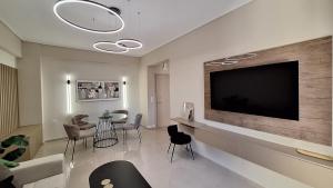 Avyé, by Miorah Selections