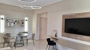 Avyé, by Miorah Selections