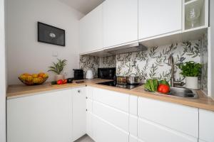 Charming 2x 1-BR studios 950 m from Central Station, bedroom & separate living room