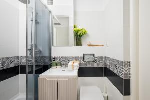 Charming 2x 1-BR studios 950 m from Central Station, bedroom & separate living room