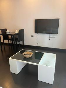 Modern 1-Bedroom Apt Just Steps from Nimman #A203