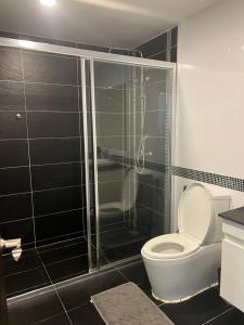 Modern 1-Bedroom Apt Just Steps from Nimman #A203