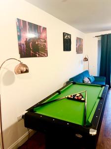 5 Bedroom Contractors Accommodation in Dartford Kent - Spacious Holiday Home - Close To Dartford Crossing - Close To City Centre