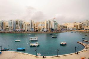 Luxury 3BR Spinola Bay St Julians Central