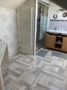 Sejours chez l'habitant Chambre avec SDB et toilettes privees : photos des chambres