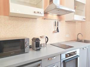 City heart, split level, free parking and bag storage