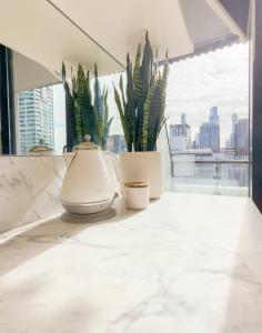 The Loft City Views, Tram & Gardens at Door