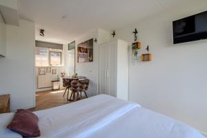 Perfect Stay Holiday, Moment at Sea