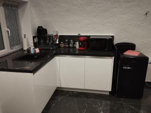 Love hotels La suite miroir, love room avec jacuzzi : photos des chambres