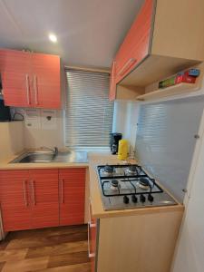 Bungalow charmant à Ivry-la-Bataille avec piscine partagée