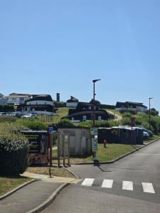 Campings Mobil-home Vue mer Piscine - Camping La Falaise Equihen-Plage - La Coquille d-Opale : photos des chambres