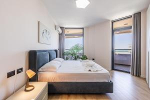 Hill Side Suite 4 by PS