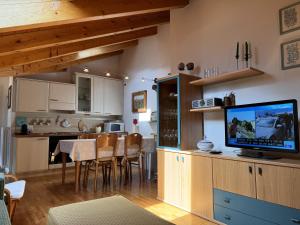 046 Luminosa Mansarda, Giustino